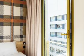 easyHotel Marseille Euromed - photo 6