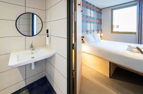 easyHotel Marseille Euromed - photo 6