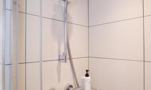 easyHotel Marseille Euromed - photo 2
