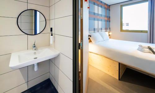 easyHotel Marseille Euromed - photo 3