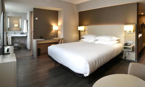 AC Hotel by Marriott Marseille Prado Vélodrome - photo 1