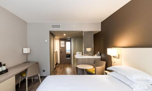 AC Hotel by Marriott Marseille Prado Vélodrome - photo 3