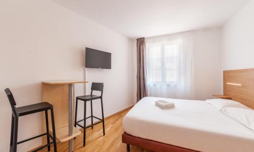 Residhotel Vieux Port - photo 3
