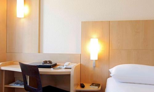 ibis Marseille Centre Gare Saint Charles - photo 2