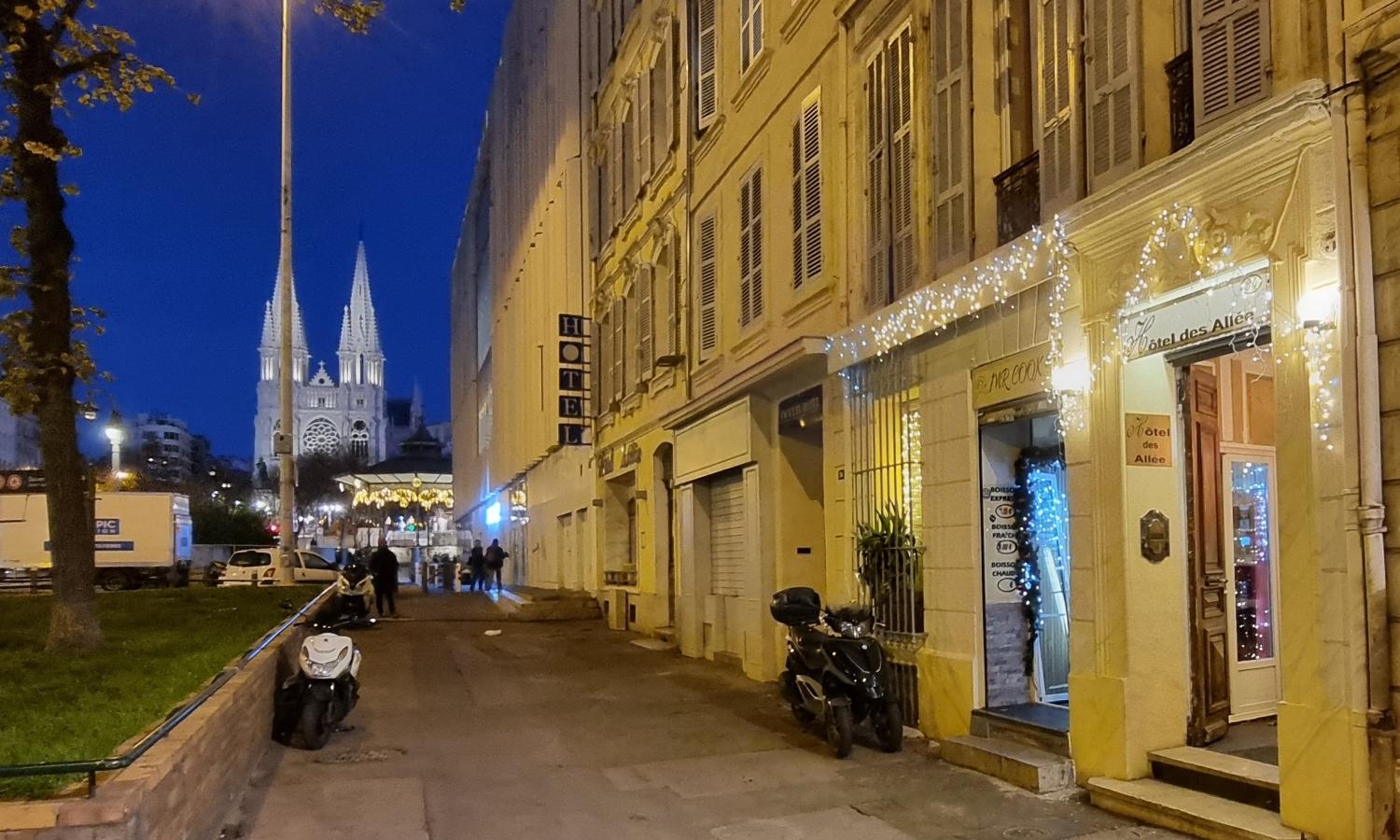 Foto vom Hôtel des allées